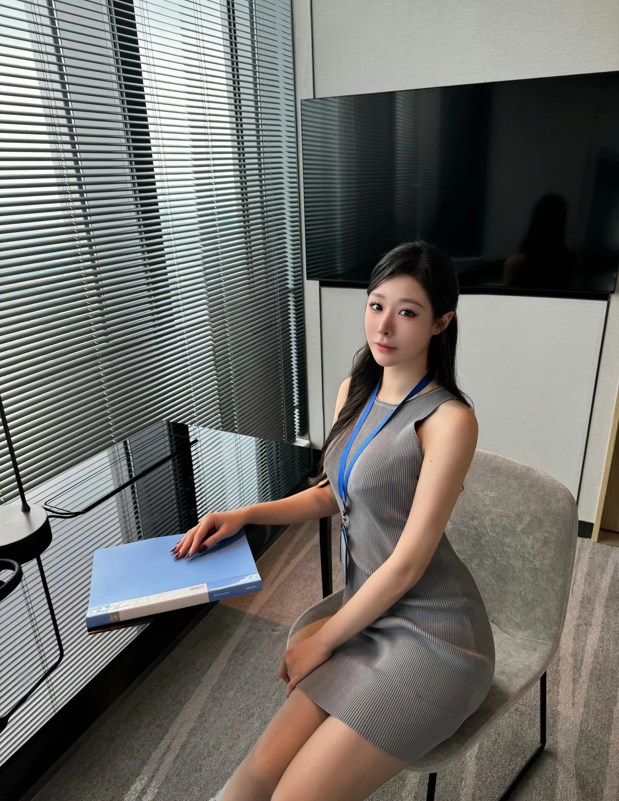 是小逗逗 – NO.007 30粉丝著名美团外卖媛网红模特 全量资源 极品露脸大长腿顶级露出专家 [309P]插图2